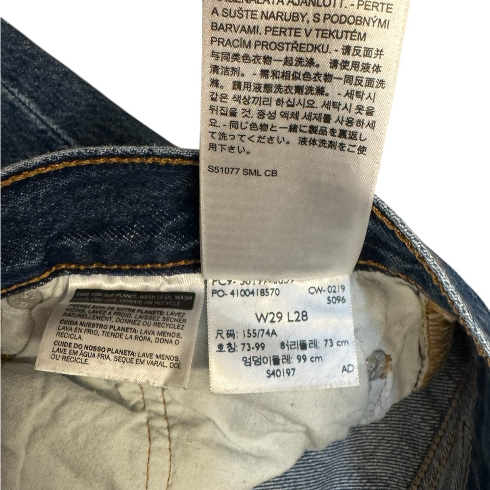 Levi’s 501 Jeans 29x28 Button Fly Straight Leg Medium Wash Denim - Picture 2 of 7